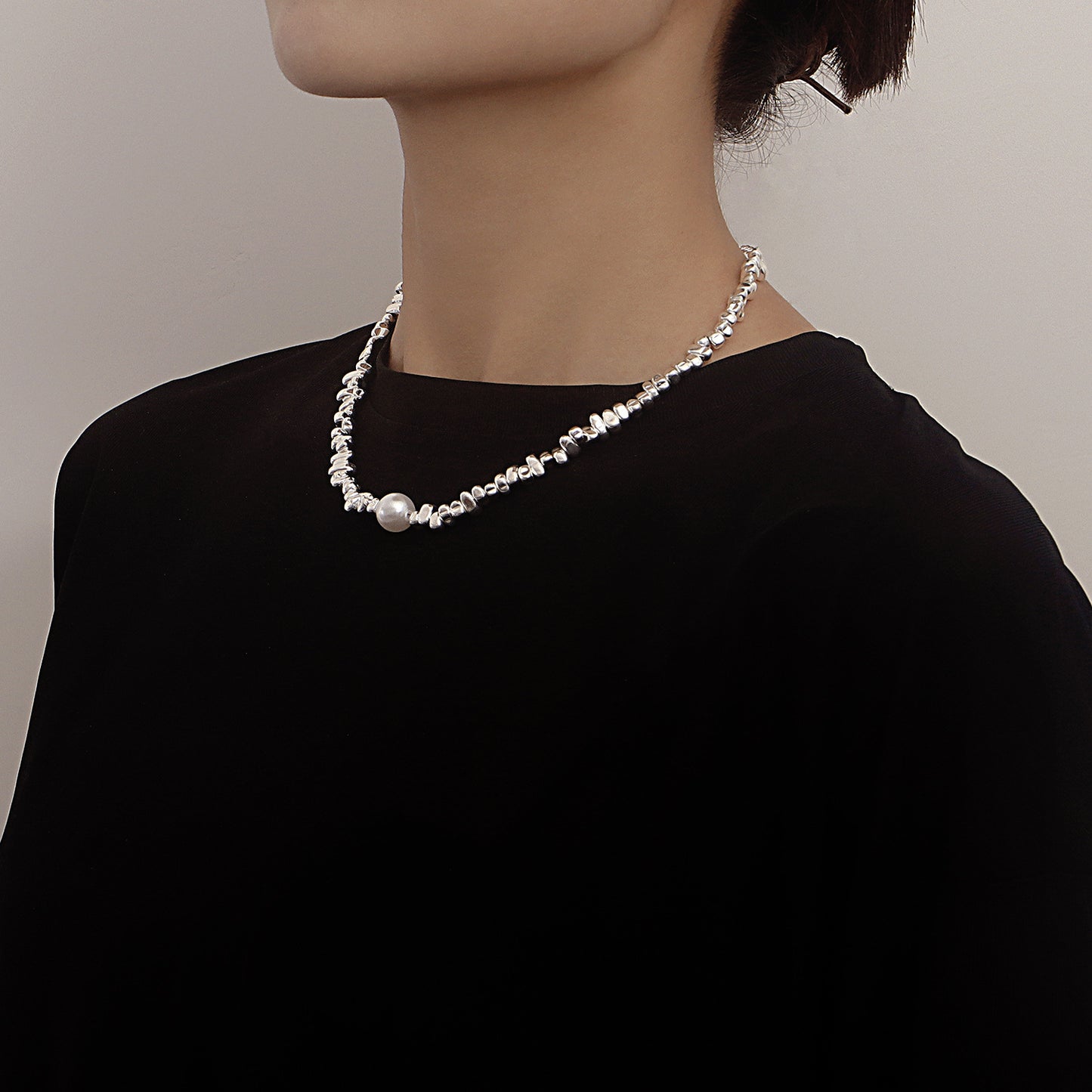 Geometric Irregular Mother-of-Pearl Pendant Necklace with Electroplated Alloy Chain for Women
