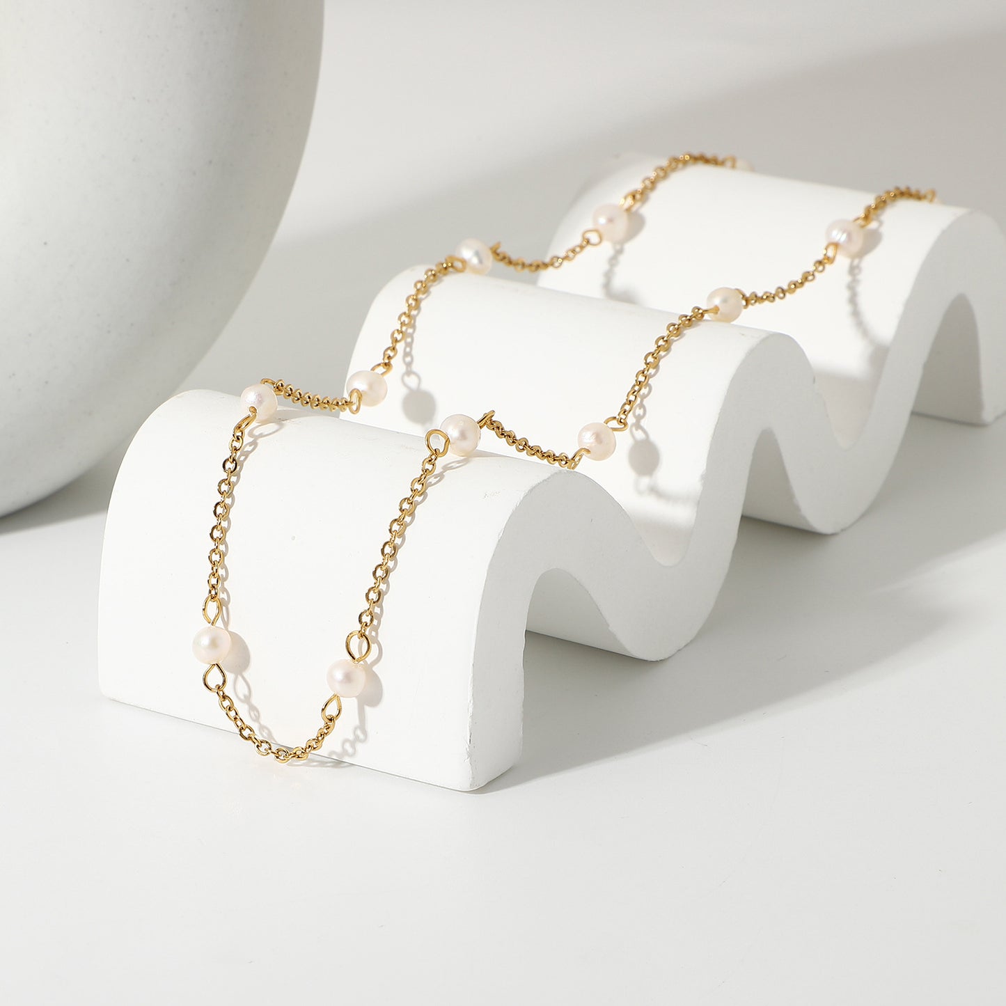 Minimalist Geometric Stainless Steel Necklace with 18K Gold Plating and Natural Freshwater Pearl Pendant for Women