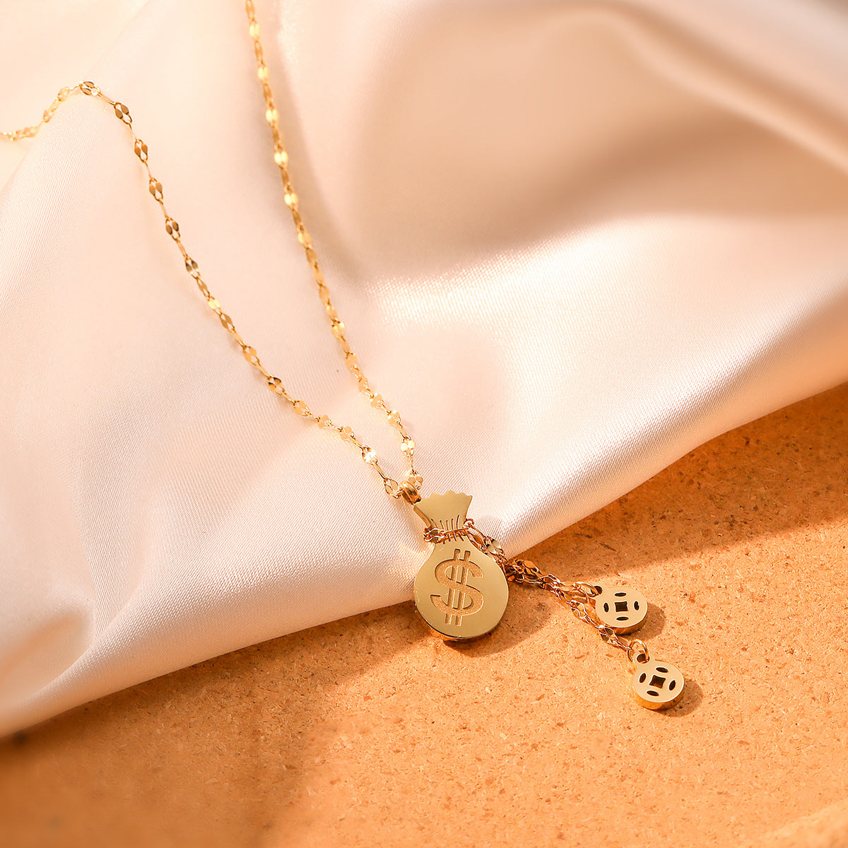 Collana Pendente Cuore Irregolare Geometrico Minimalista da Donna in Acciaio al Titanio con Placcatura in Oro