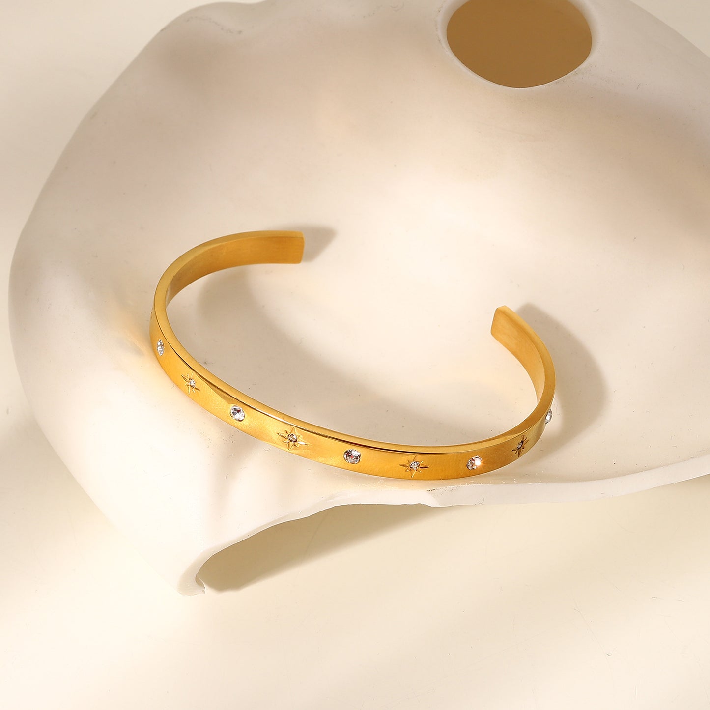 French Vintage Style Geometric Stainless Steel Bracelet with 18K Gold Plating and Alternating Octagram Zircon and Round Zircon Inlays