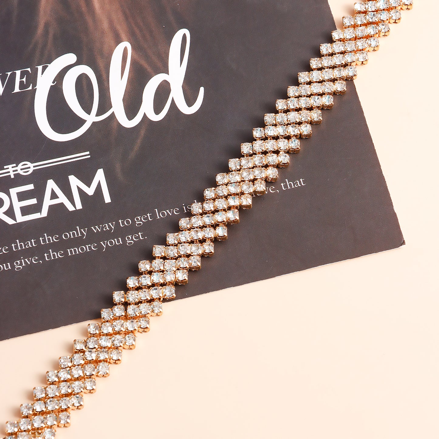 Fashionable Geometric Alloy Pendant Necklace for Women with Plated Finish and Heart Accent
