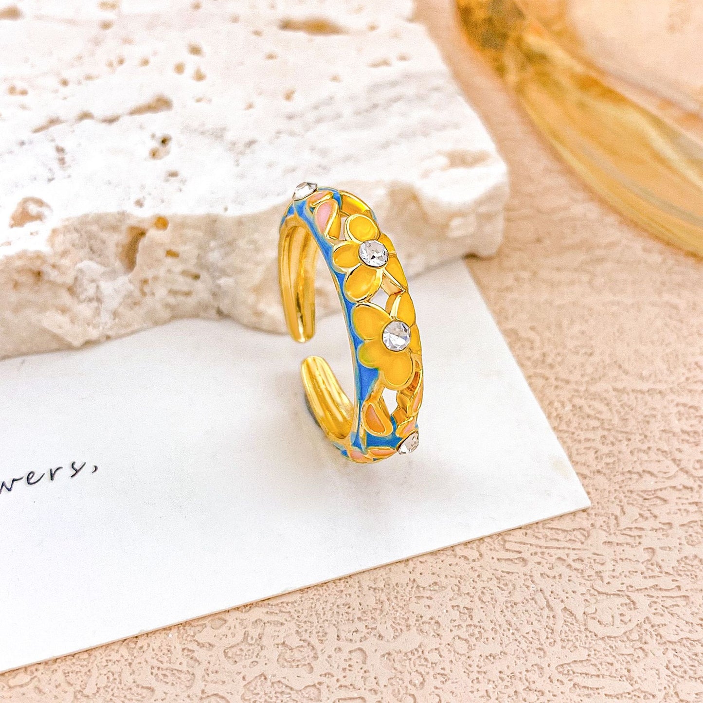 Anello in lega placcato oro con design floreale e cavo, elegante e di lusso, per donna