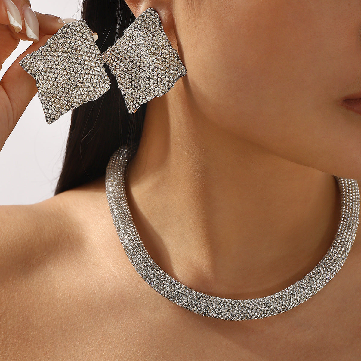 Set di collana e orecchini da donna in lega a forma geometrica con intarsio di strass, stile OL, alla moda