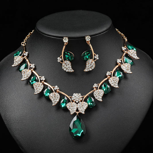 Vintage Ethnic Style Leaf and Teardrop Pendant Necklace Set for Women with Alloy Material and Electroplated Finish