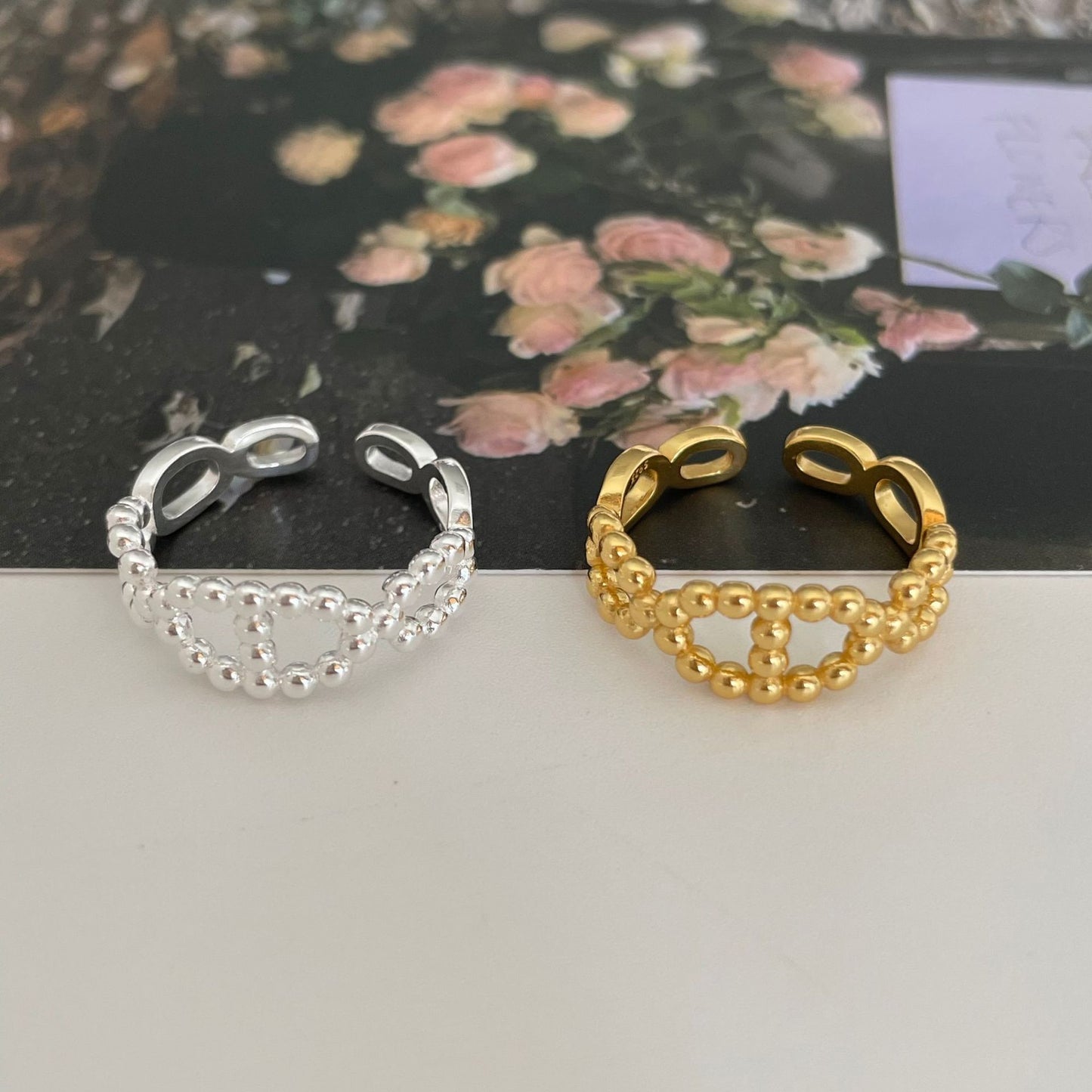 Anillo Minimalista de Plata con Diseño de Letra para Mujer, Anillo Ajustable de Dedo de Plata de Ley 925 con Banda Geométrica Ovalada