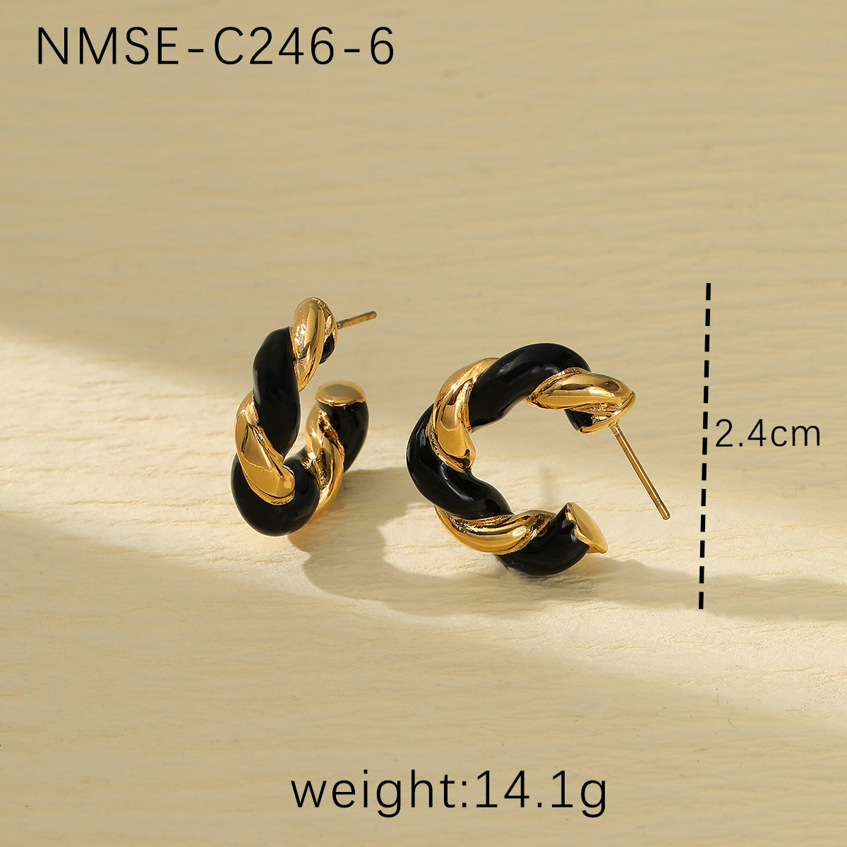 Pendientes de acero inoxidable en forma de corazón estilo retro con acabado chapado, diseño delicado y dulce para mujer