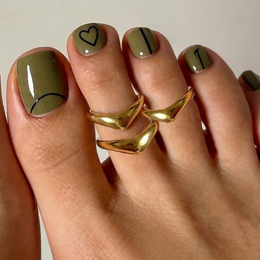 Minimalist Geometric Triangle Alloy Toe Ring