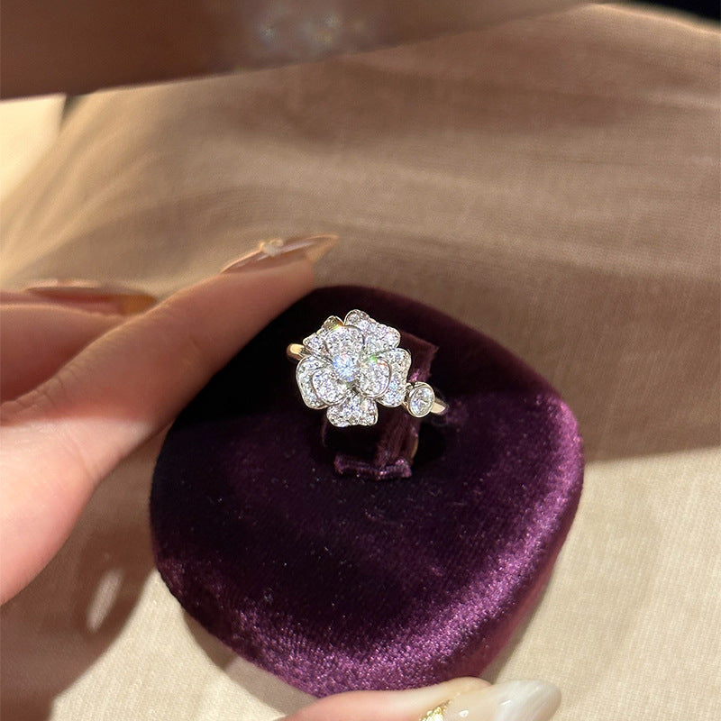 Anello Floreale Minimalista in Rame con Finitura Galvanica per Donna Anello Regolabile per Dito Indice Elegante Gioiello Versatile per la Mano