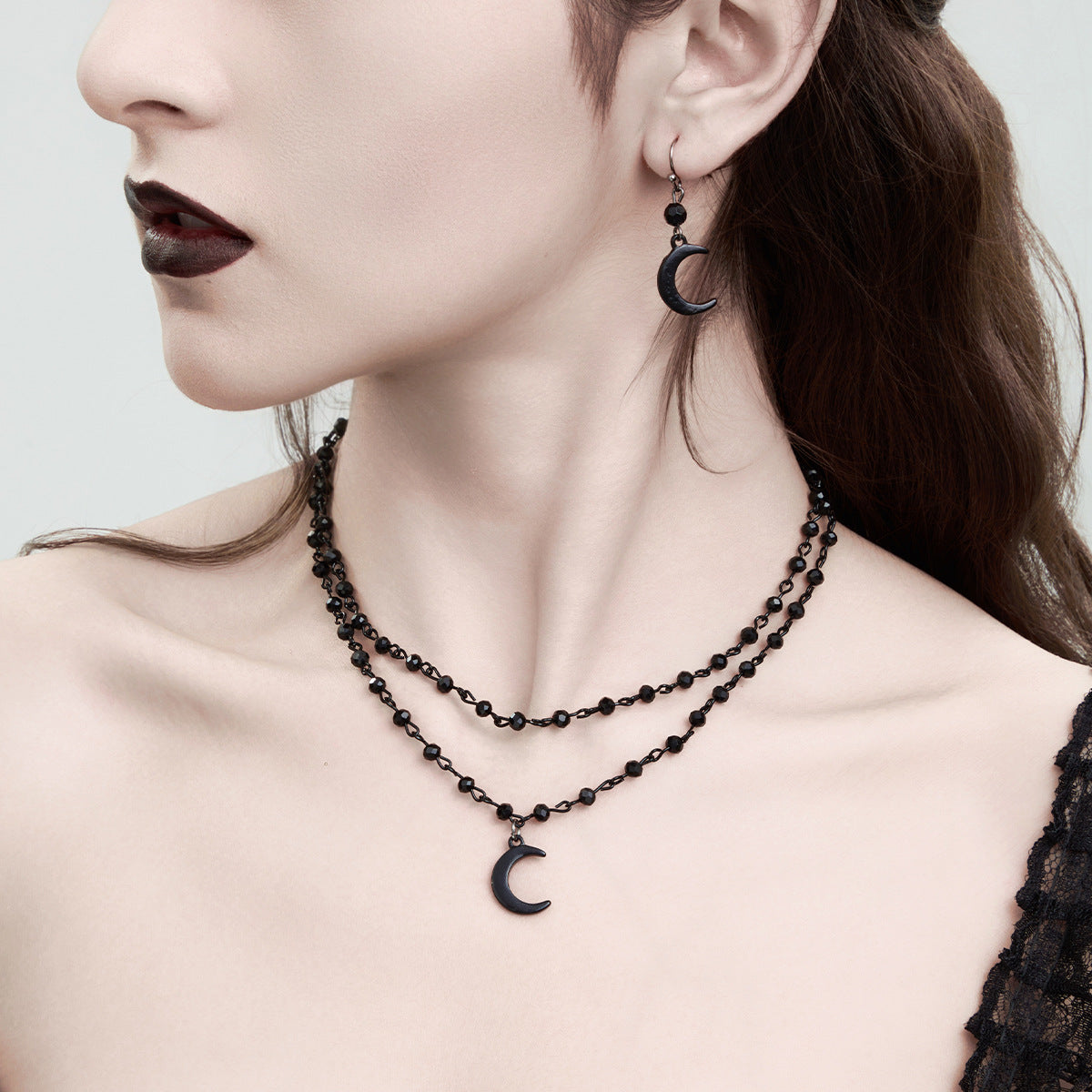Collar con colgante de aleación con forma de lágrima estilo gótico oscuro y acabado chapado para mujer, cadena de clavícula multicapa