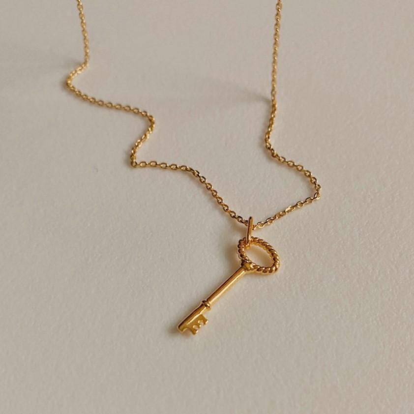 Minimalist Key-Shaped Pendant Necklace in 925 Sterling Silver on Snake Chain for Women