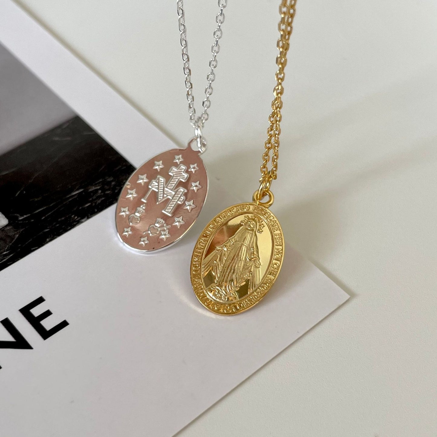 Vintage Minimalist 925 Sterling Silver Round Pendant Ball Chain Necklace