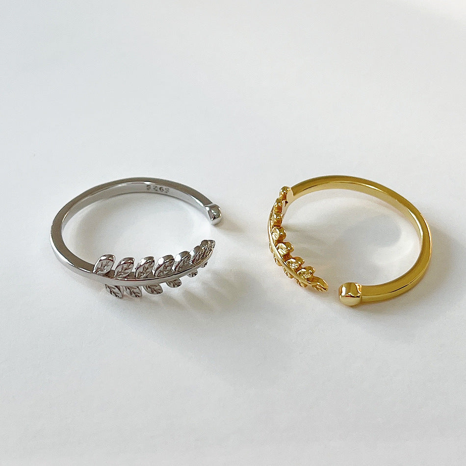 Anello minimalista da donna con foglia di pianta in argento sterling 925