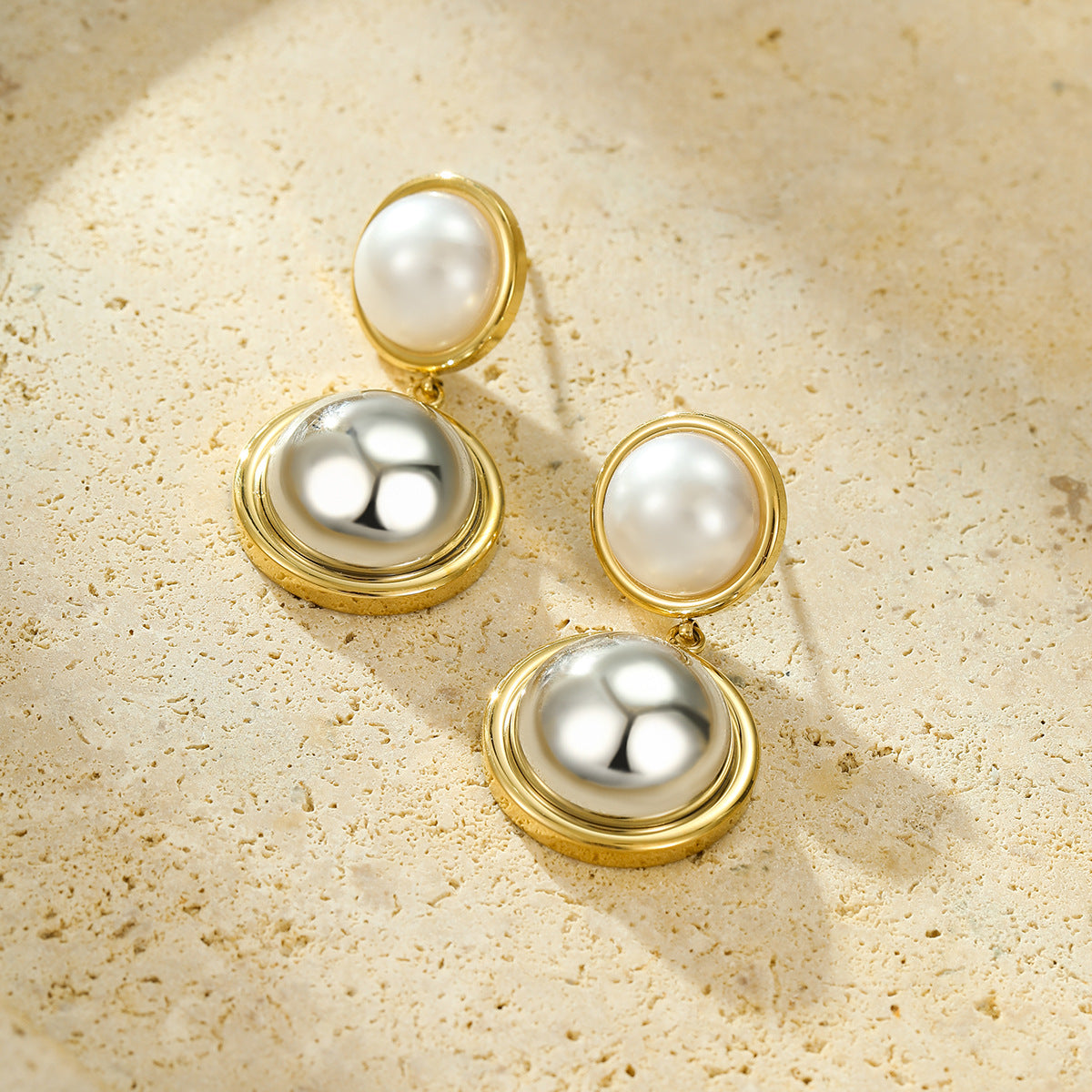 Vintage Style Round Pearl Stainless Steel Stud Earrings for Women with Plated Finish