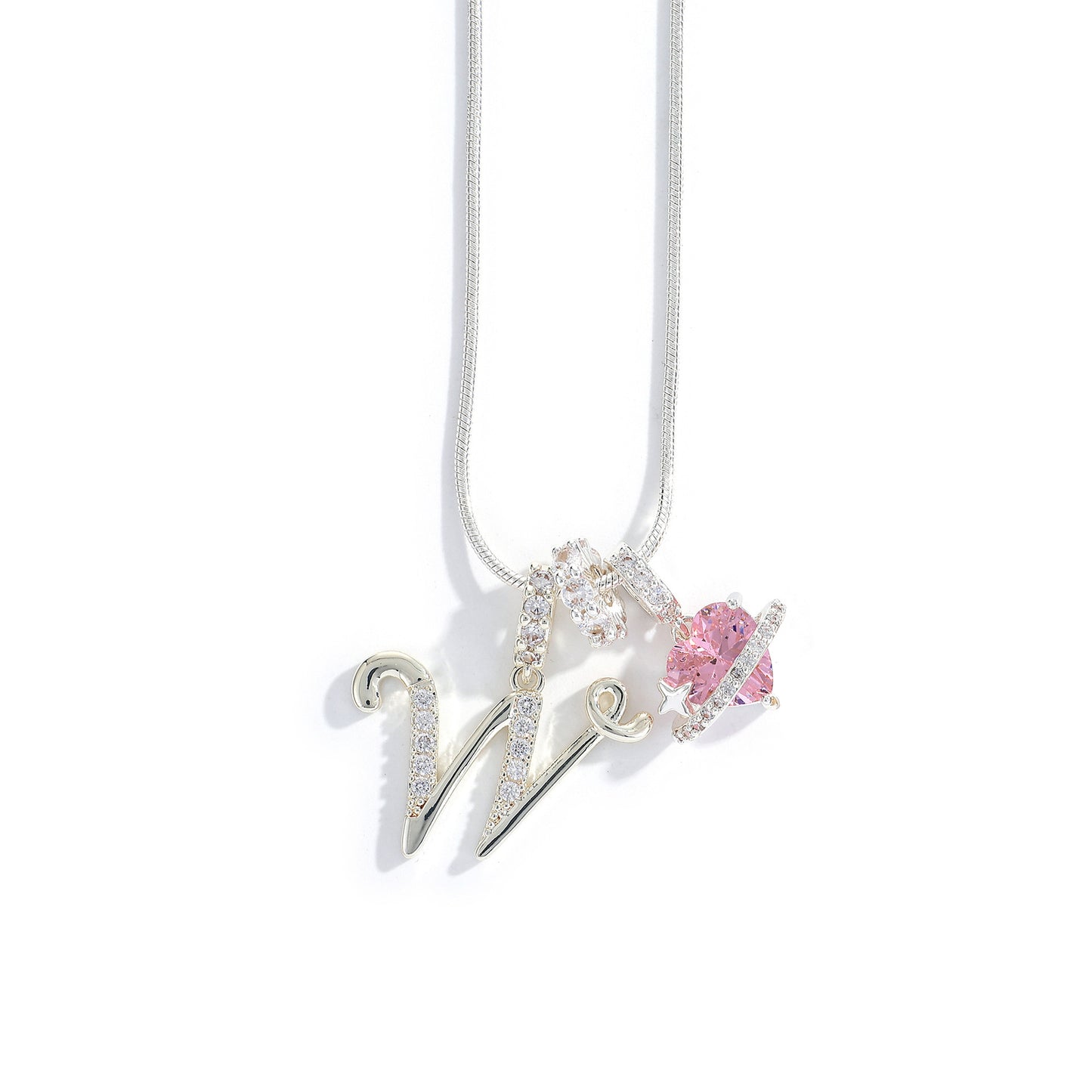 Collana con ciondolo a lettera minimalista in rame con intarsio di zirconi dal design geometrico per donna