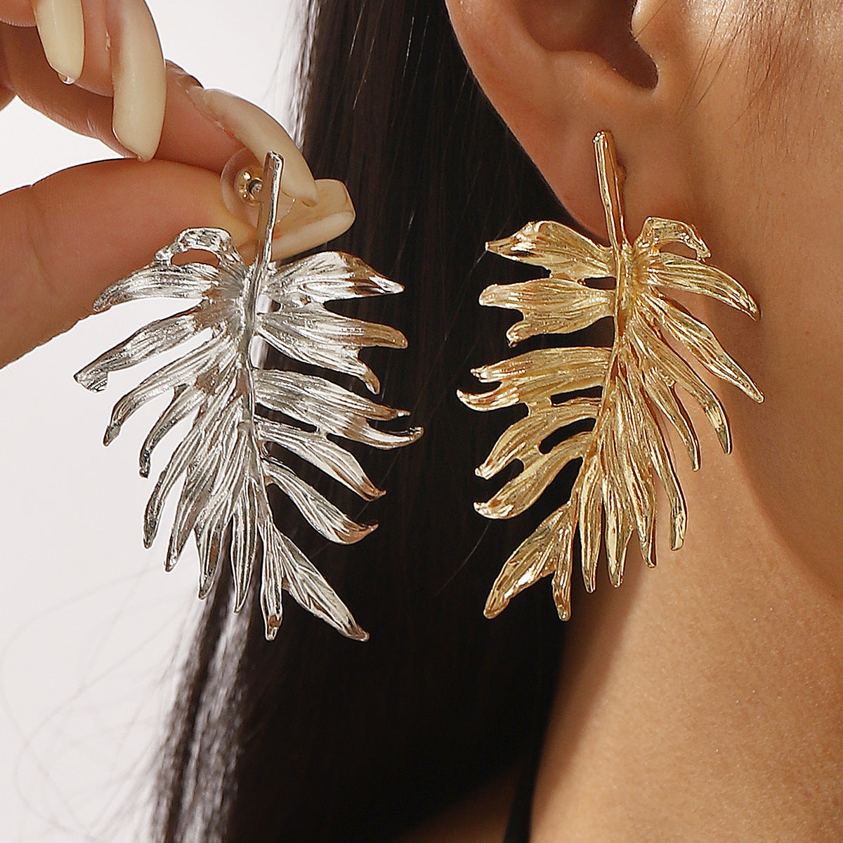 Pendientes de aleación con forma de hoja de estilo chic para mujer con acabado chapado