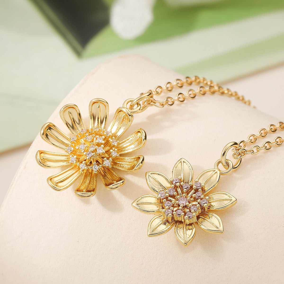 Minimalist 18K Gold Plated Brass Geometric Cubic Zirconia Sunflower Pendant Necklace for Women