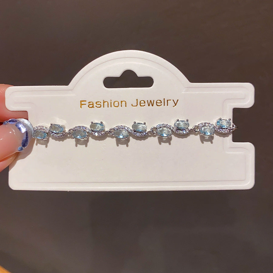 Elegant Luxury Heart Shape Cubic Zirconia Inlaid Brass Bracelet for Women