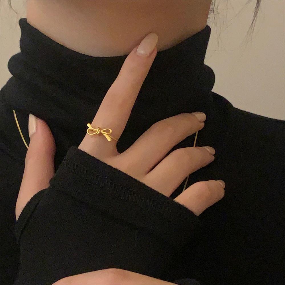 Minimalist Bow Knot Ring in Sterling Silver 925 for Women with Delicate Design and Sweet Aesthetic