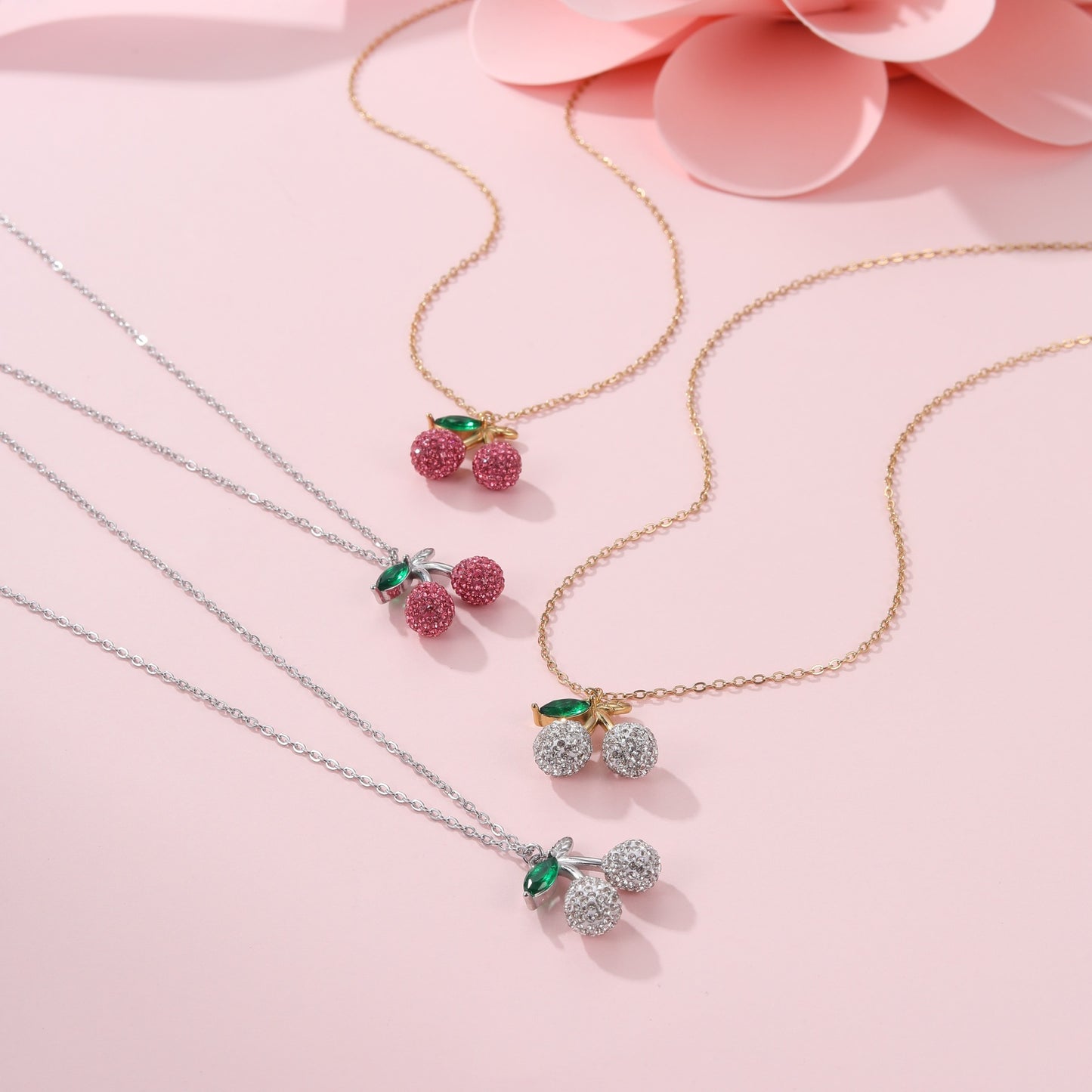 Collana con ciondolo a forma di ciliegia alla moda in acciaio inossidabile placcato oro 18 carati da donna, catena clavicola minimalista