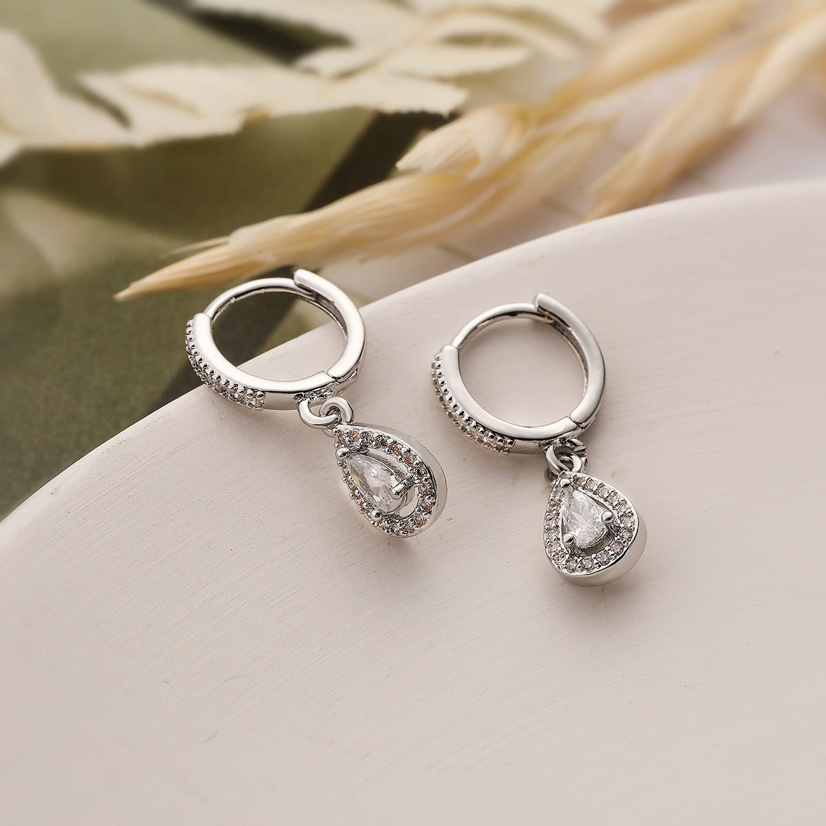 Minimalist Elegant Geometric Teardrop Cubic Zirconia Brass Earrings for Women