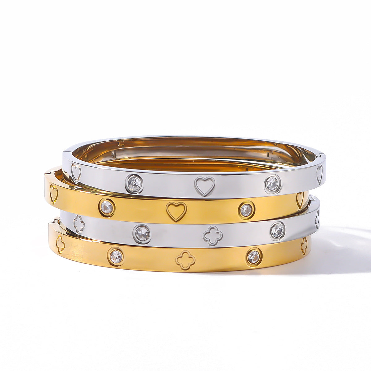 Minimalist Heart-Shaped Titanium Steel Bracelet with 18K Gold Plating and Rhinestone Inlay for Women