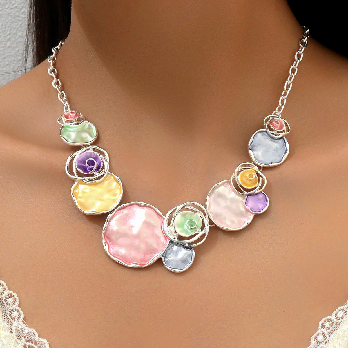 Elegant Floral Geometric Rose Pendant Necklace in Zinc Alloy with Enamel Finish for Women