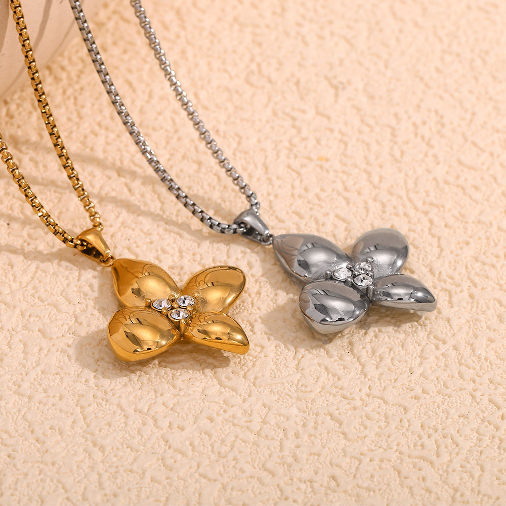 Collana con ciondolo a petali floreali alla moda da donna in acciaio inossidabile con placcatura in oro 18 carati e catena a perle quadrate