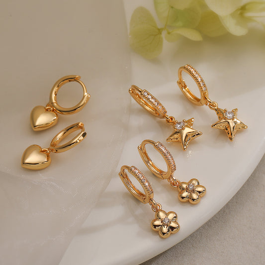 Pendientes minimalistas con colgante de corazón, floral y estrella en cobre con baño de oro auténtico e incrustaciones de circonitas