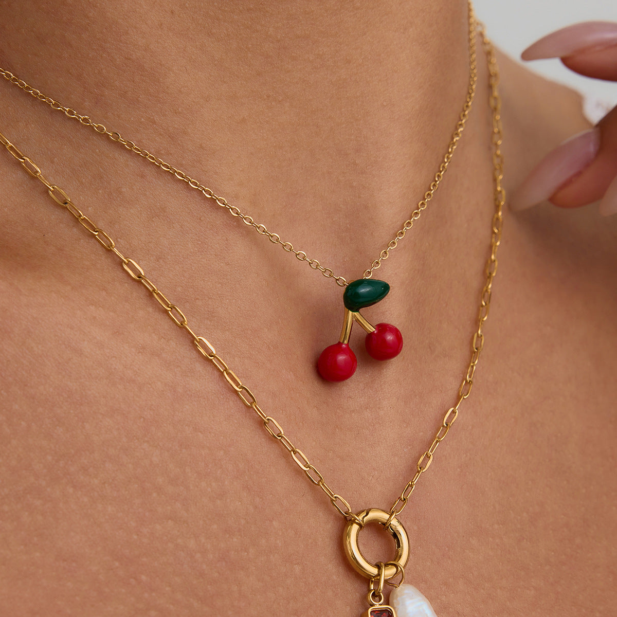 Minimalist Luxury Geometric Stainless Steel Plated Necklace with Titanium Steel Pendant and Pearl for Women