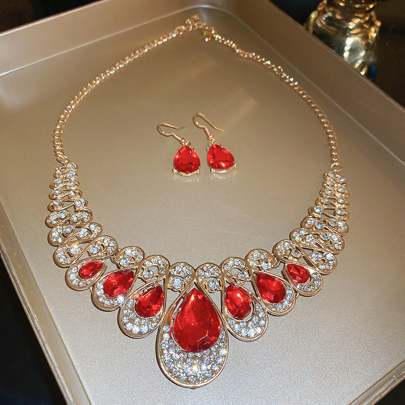 Collana con ciondolo geometrico vintage in lega per donna con catena a medaglione placcata