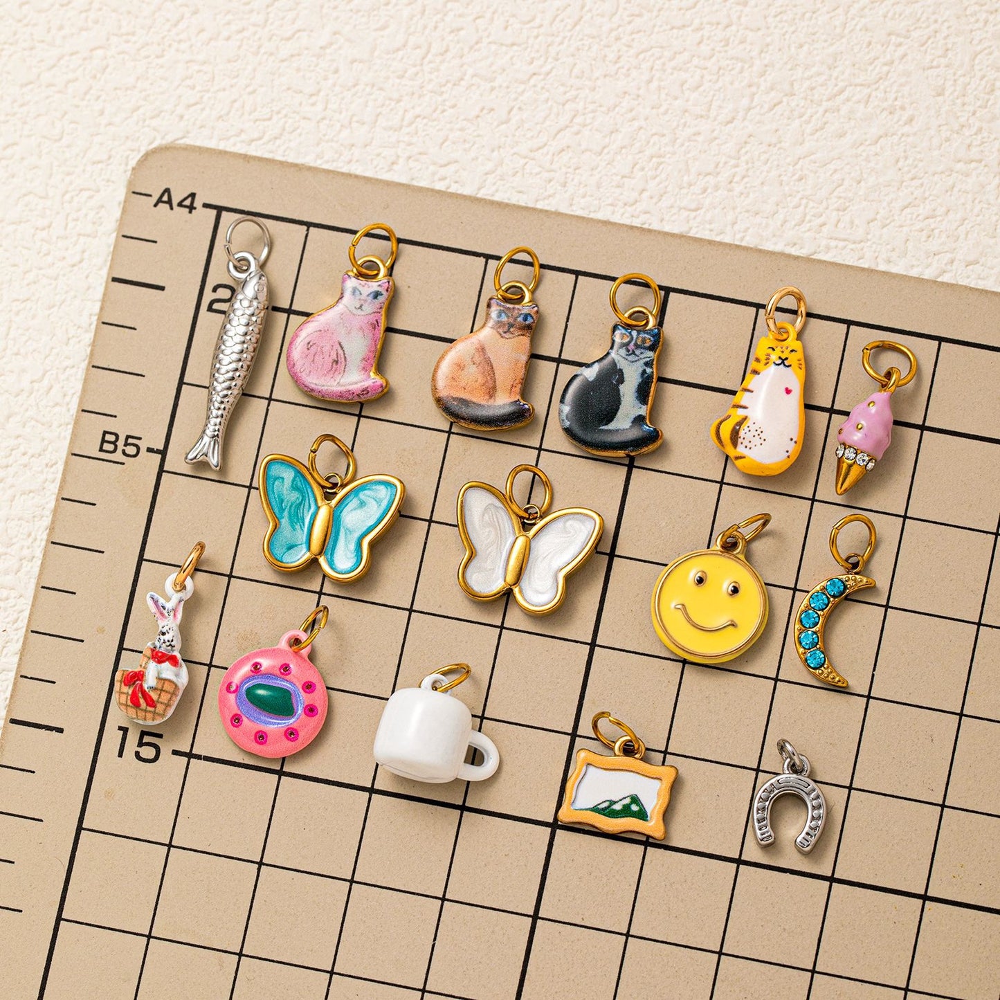 Cute Cartoon Cat Ceramic Drip Oil Plated Stainless Steel Charm Bar Pendant