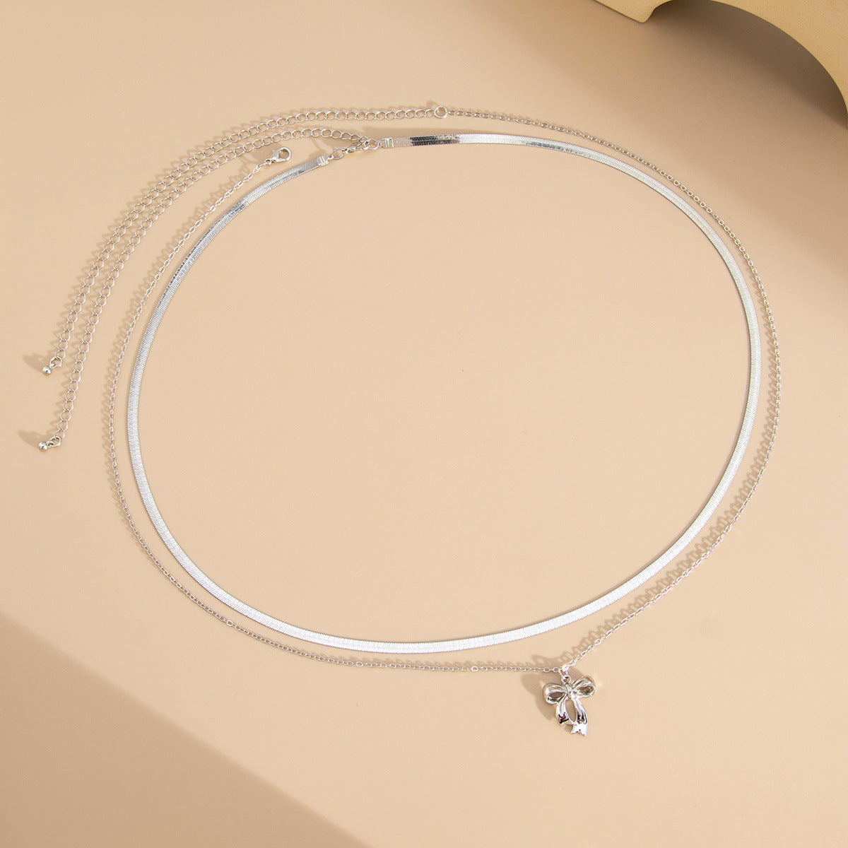 Catena in vita da donna a doppio strato con pendente a croce minimalista e nappe effetto perla
