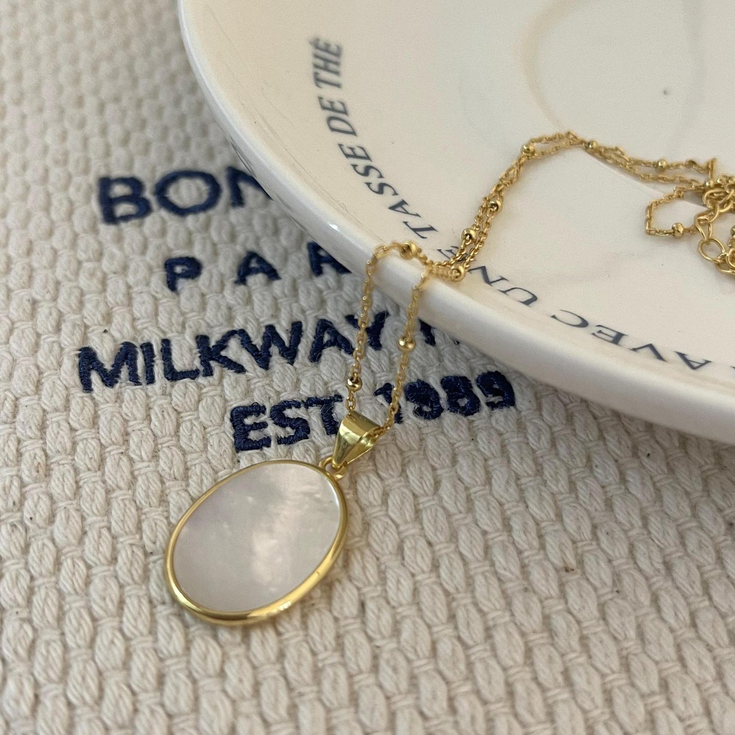 Oval Shell 925 Sterling Silver Necklace