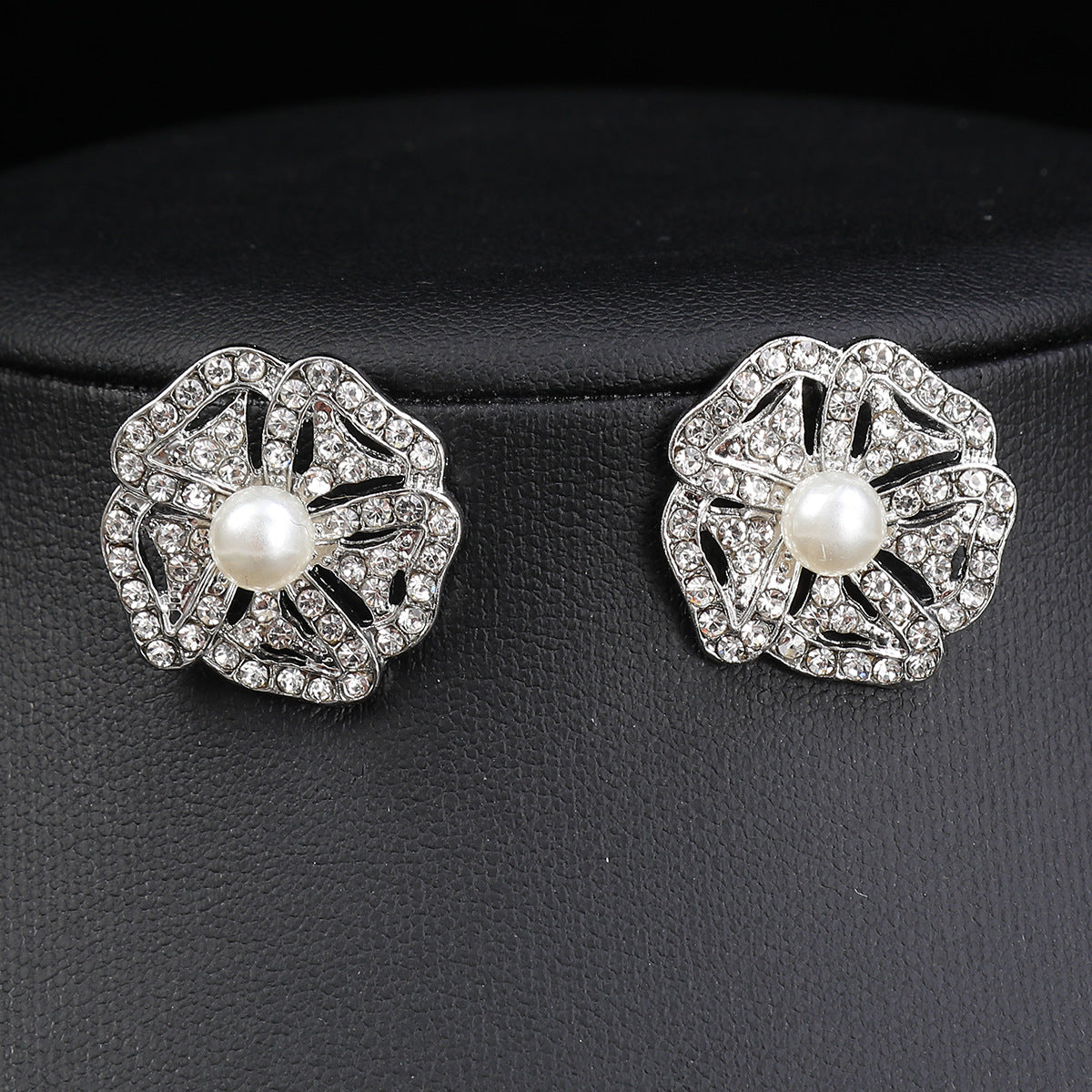 Floral Pearl Necklace Set with Rhinestone Accents for Women Including Necklace Bracelet and Earrings