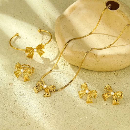 Fashionable 18K Gold Plated Stainless Steel Butterfly Bow Pendant Necklace for Women
