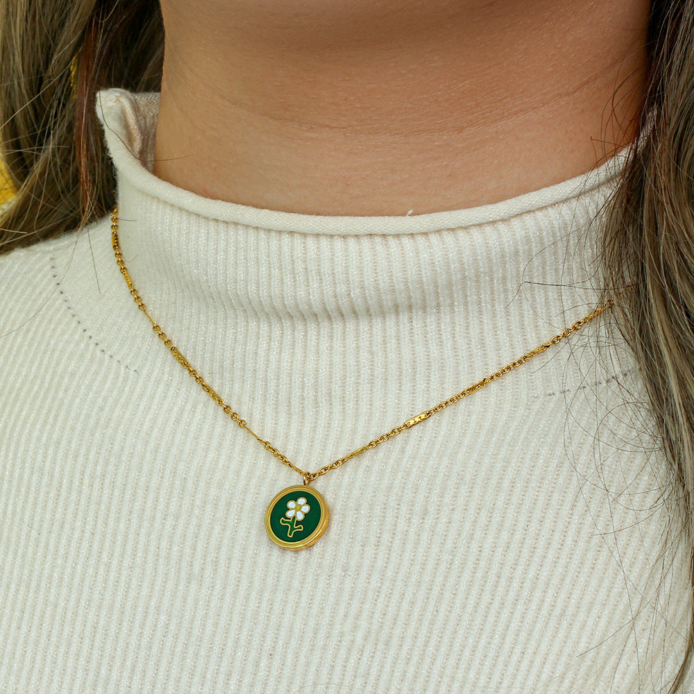 Collana con ciondolo a forma di fiore piccolo geometrico in smalto verde, stile Y2K alla moda, in acciaio inossidabile placcato oro 18K da donna