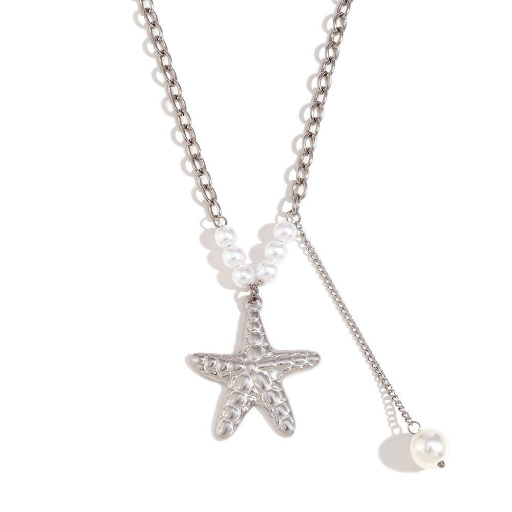 Elegante Collana Pendente da Donna a Forma di Stella Marina in Acciaio Inossidabile Placcato Oro 18K con Perla Imitazione e Nappe