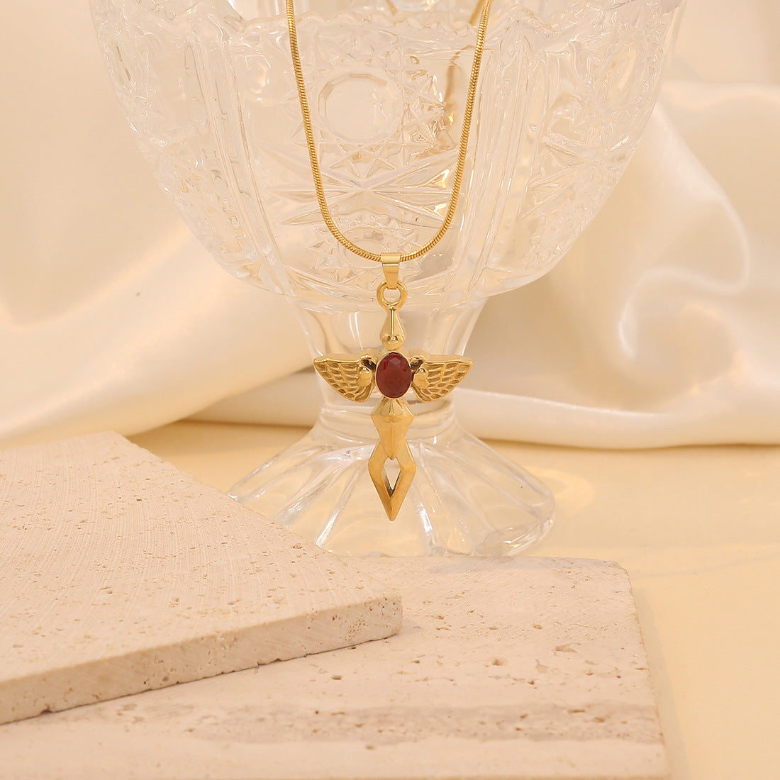 Collana con ciondolo a croce personalizzata in acciaio inossidabile da donna con stile minimalista moderno
