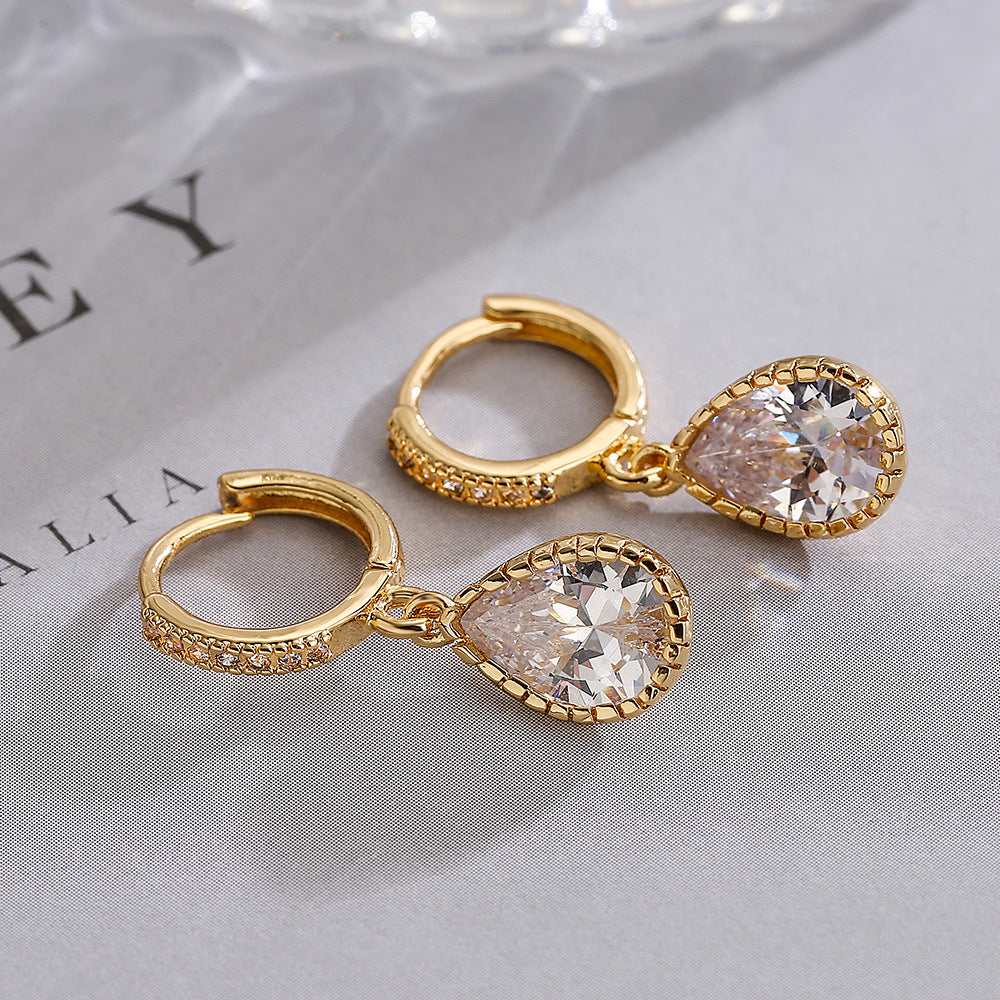 Orecchini da donna minimalisti ed eleganti in rame placcato oro vero con zircone a goccia