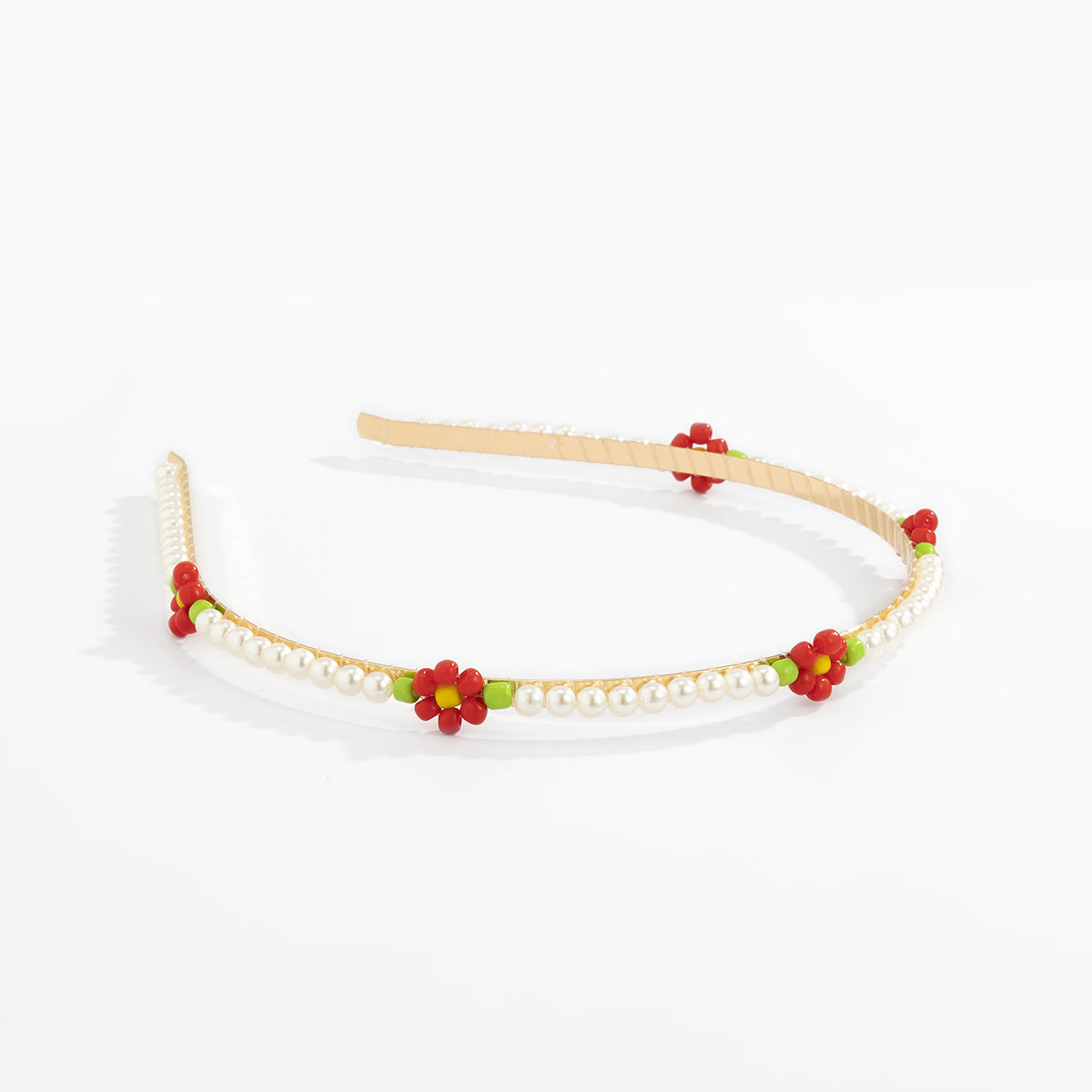 Diadema rústica de margaritas con perlas de imitación y diseño envolvente de cuentas para mujer