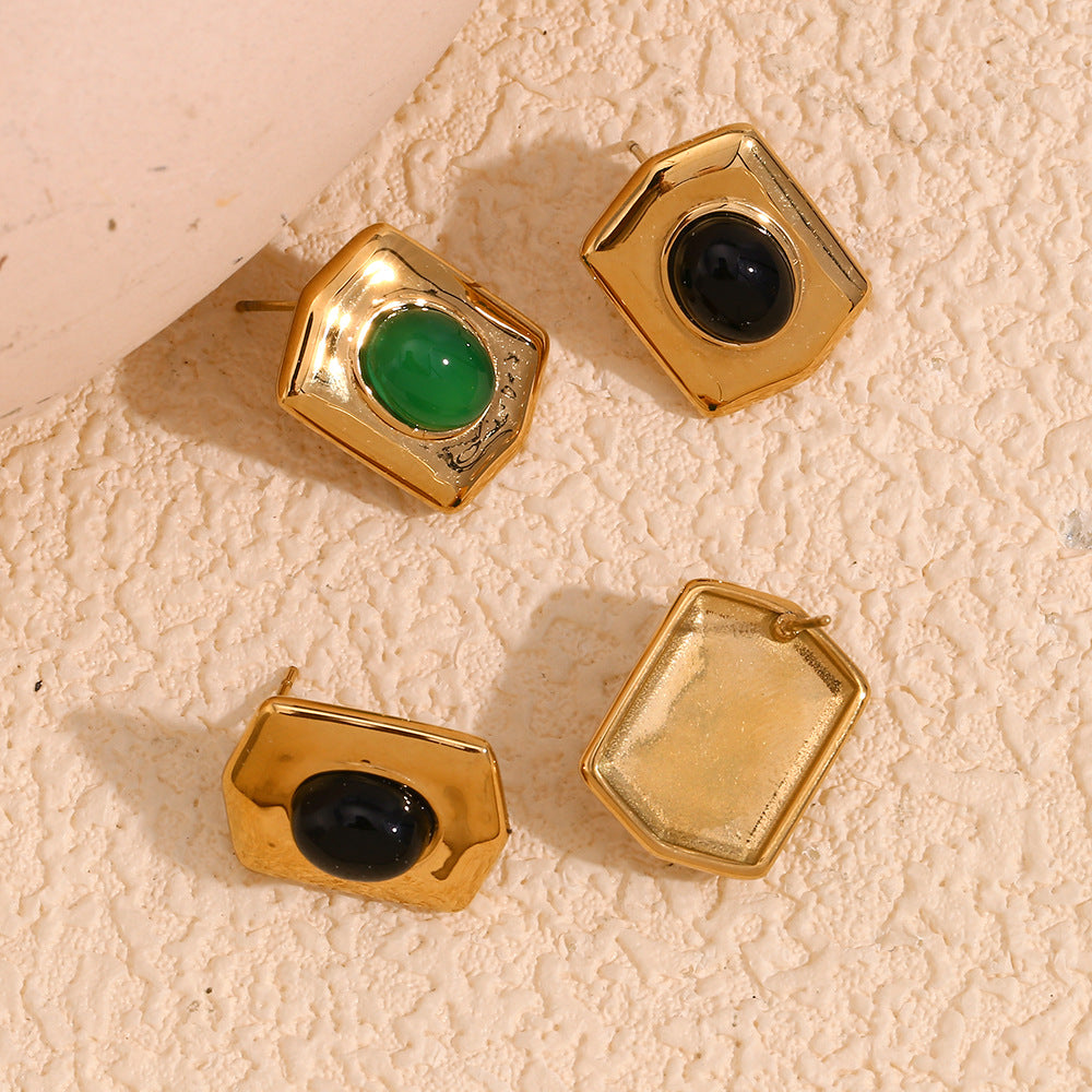 Aretes de acero inoxidable con escudo hexagonal geométrico de inspiración vintage con chapado en oro de 18 quilates para mujer