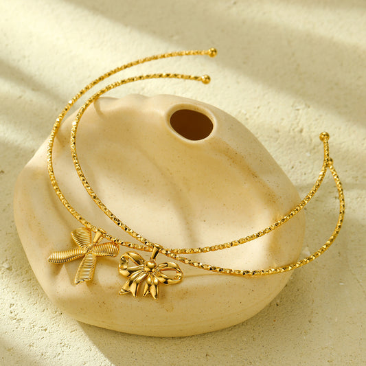 Fashionable Bowknot Pendant Necklace for Women in Titanium Steel with Plated Finish, Adjustable Clavicle Chain