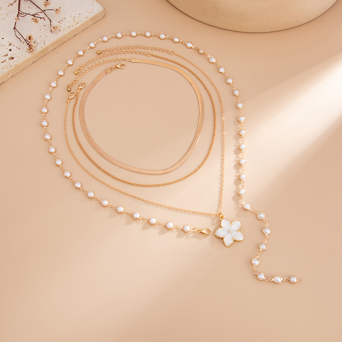 Sweet Floral Drip Oil Plated Brass Zinc Alloy Pendant Crystal Chain Necklace