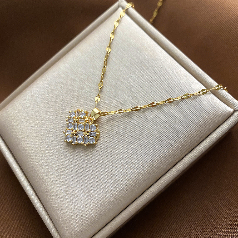 Collana Pendente Floreale Minimalista da Donna e Uomo in Acciaio al Titanio con Finitura Placcata e Catenina a Croce