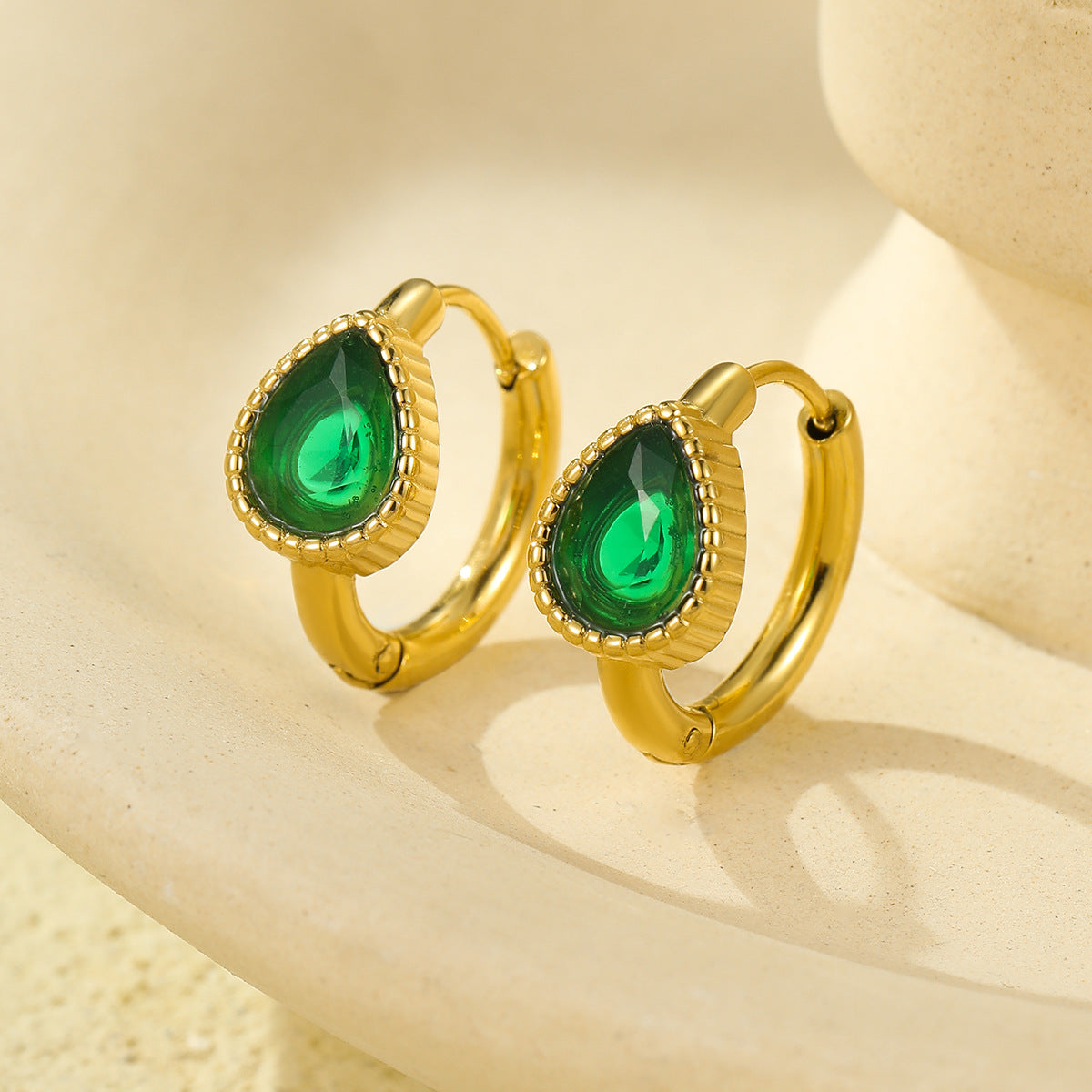 Pendientes de acero inoxidable con forma de lágrima de estilo vintage para mujer, con incrustaciones de diamantes de imitación, hipoalergénicos y resistentes a la decoloración