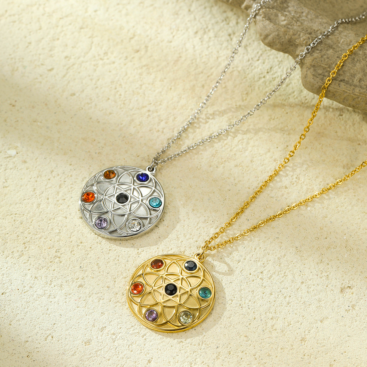 Fashionable Office-Style Round Pendant Necklace in Stainless Steel with Rhinestone Inlay for Women