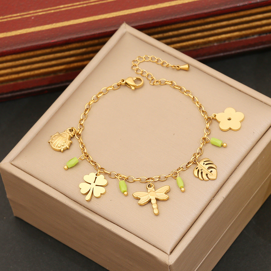 Bracciale in Acciaio Inossidabile con Croce, Stella a Otto Punte e Design a Foglia, Stile OL alla Moda