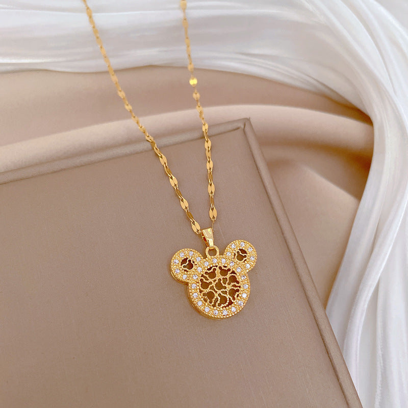 Collana Pendente Gatto Minimalista in Acciaio al Titanio con Intarsi in Strass per Uomo e Donna, Catena a Medaglione con Design Traforato