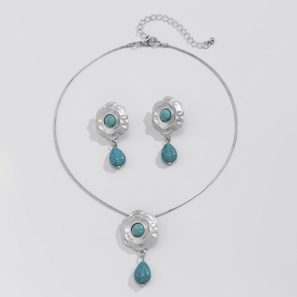 Elegant Gold Plated Geometric Star Pendant Alloy Necklace Set with Faux Turquoise Inlay for Women