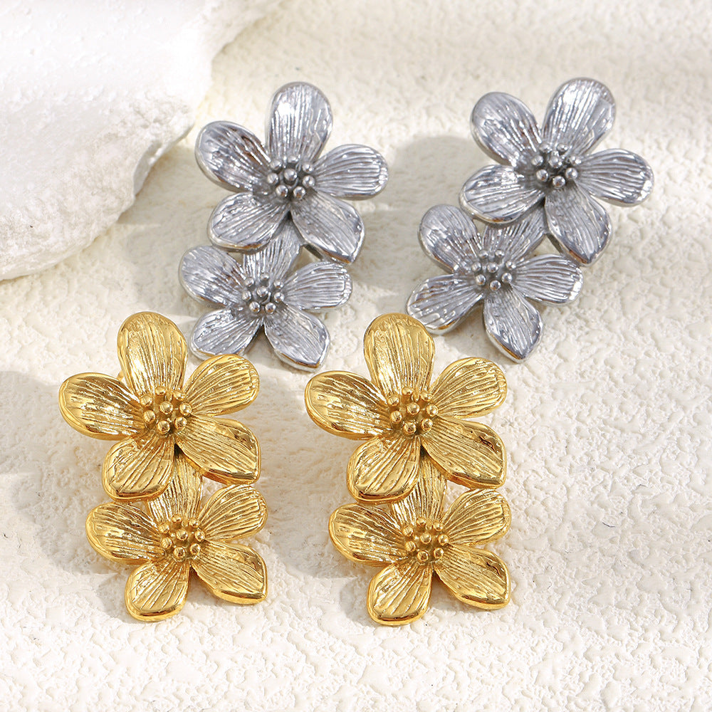 Minimalist Floral Stainless Steel Earrings with 18K Gold Plating for Women — Vintage Double-Bloom Design, Lightweight Luxury Studs